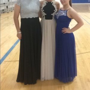 Size 9 prom dress (one in the middle)